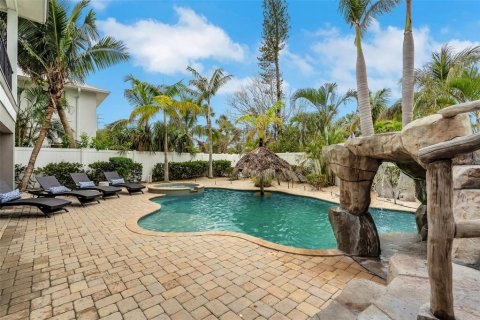 House in Holmes Beach, Florida 4 bedrooms, 274.43 sq.m. № 1791235 - photo 14