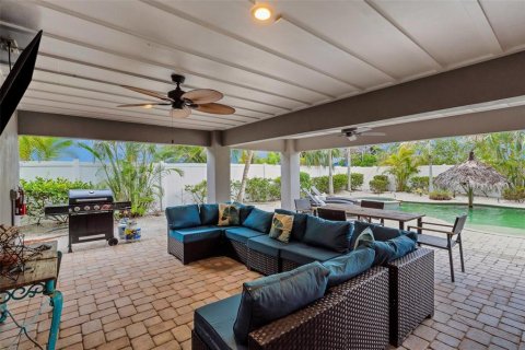 House in Holmes Beach, Florida 4 bedrooms, 274.43 sq.m. № 1791235 - photo 27