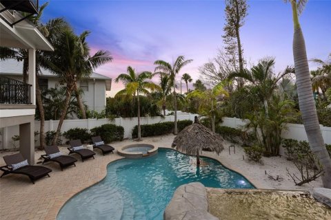 House in Holmes Beach, Florida 4 bedrooms, 274.43 sq.m. № 1791235 - photo 18