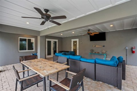 House in Holmes Beach, Florida 4 bedrooms, 274.43 sq.m. № 1791235 - photo 16