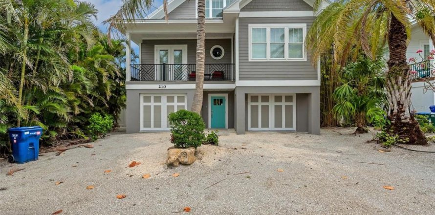 House in Holmes Beach, Florida 4 bedrooms, 274.43 sq.m. № 1791235