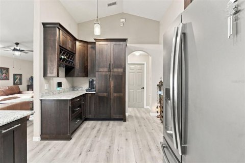 Villa ou maison à vendre à Deltona, Floride: 3 chambres, 171.03 m2 № 2389211 - photo 8