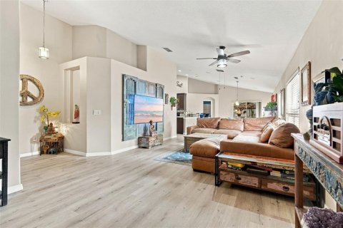 Villa ou maison à vendre à Deltona, Floride: 3 chambres, 171.03 m2 № 2389211 - photo 5