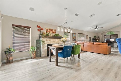 Villa ou maison à vendre à Deltona, Floride: 3 chambres, 171.03 m2 № 2389211 - photo 14