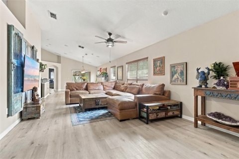 Villa ou maison à vendre à Deltona, Floride: 3 chambres, 171.03 m2 № 2389211 - photo 11