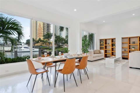 Casa en alquiler en Sunny Isles Beach, Florida, 4 dormitorios, 277.87 m2 № 2054240 - foto 10