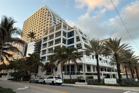 Condo in Fort Lauderdale, Florida, 1 bedroom  № 1860517 - photo 2