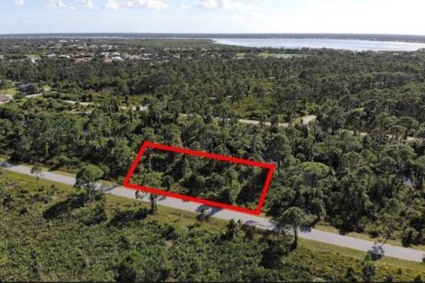 Terreno en venta en Port Charlotte, Florida № 1521304 - foto 1