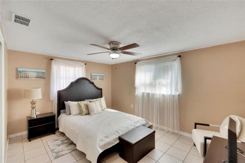 House in Port Richey, Florida 3 bedrooms, 94.11 sq.m. № 1418017 - photo 26