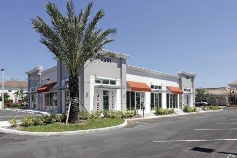 Immobilier commercial à vendre à Miramar, Floride № 2036648 - photo 2