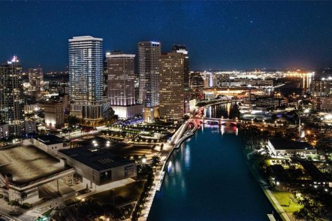 Condo in Tampa, Florida, 1 bedroom  № 1838403 - photo 21