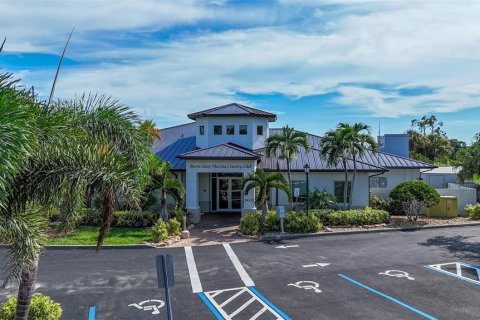 Villa ou maison à vendre à Punta Gorda, Floride: 4 chambres, 220.27 m2 № 1909541 - photo 25