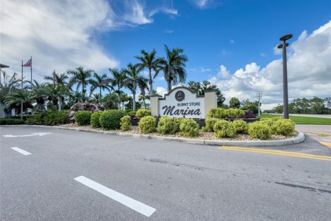 Villa ou maison à vendre à Punta Gorda, Floride: 4 chambres, 220.27 m2 № 1909541 - photo 24