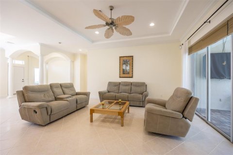Villa ou maison à vendre à Punta Gorda, Floride: 4 chambres, 220.27 m2 № 1909541 - photo 4