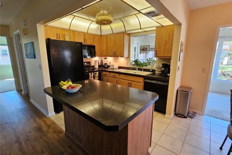 Снять в аренду кондоминиум в Сан-Сити-Центр, Флорида 9 комнат, 104.79м2, № 1724436 - фото 10