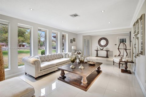 House in Southwest Ranches, Florida 3 bedrooms, 220.36 sq.m. № 1496596 - photo 10
