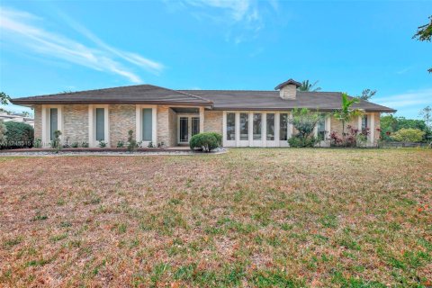 House in Southwest Ranches, Florida 3 bedrooms, 220.36 sq.m. № 1496596 - photo 5