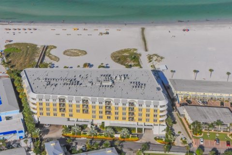 Condo in Sarasota, Florida, 3 bedrooms  № 2159870 - photo 2
