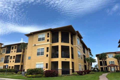 Condo in Tampa, Florida, 2 bedrooms  № 1773786 - photo 1