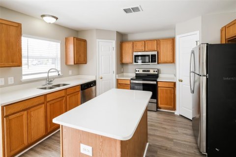 Casa en alquiler en Land O' Lakes, Florida, 4 dormitorios, 206.43 m2 № 1813381 - foto 5