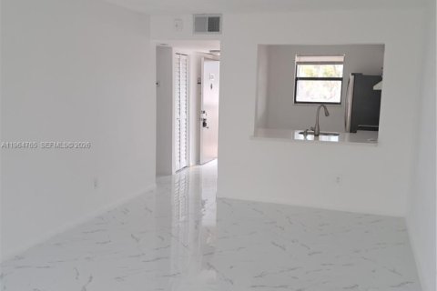 Снять в аренду кондоминиум в Майами, Флорида 2 спальни, 71.53м2, № 2026229 - фото 6