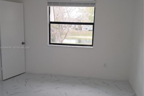 Снять в аренду кондоминиум в Майами, Флорида 2 спальни, 71.53м2, № 2026229 - фото 5