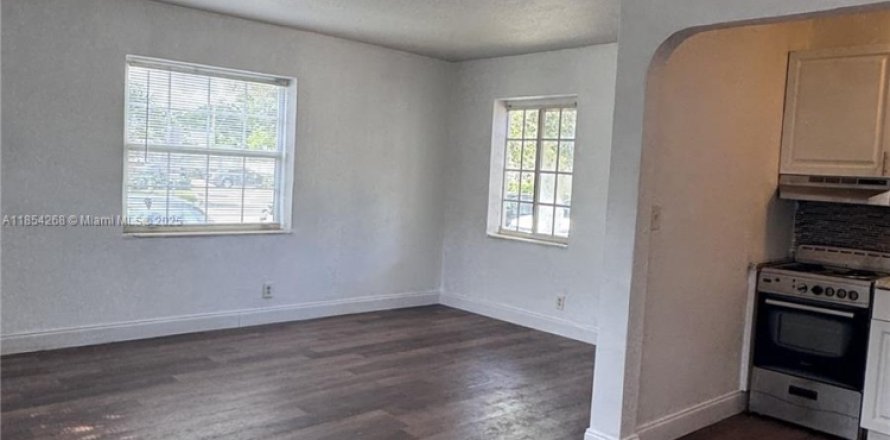 Studio à Hollywood, Floride № 1872017