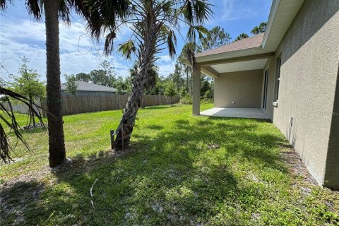 House in North Port, Florida 4 bedrooms, 172.71 sq.m. № 2200080 - photo 23