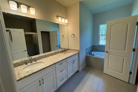 House in North Port, Florida 4 bedrooms, 172.71 sq.m. № 2200080 - photo 21