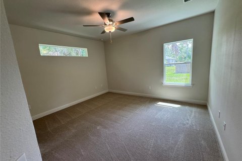 House in North Port, Florida 4 bedrooms, 172.71 sq.m. № 2200080 - photo 17