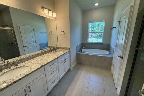 House in North Port, Florida 4 bedrooms, 172.71 sq.m. № 2200080 - photo 20