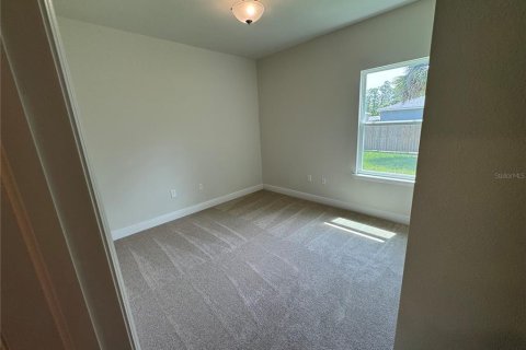 House in North Port, Florida 4 bedrooms, 172.71 sq.m. № 2200080 - photo 13