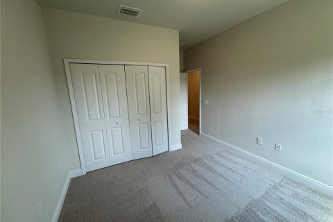 House in North Port, Florida 4 bedrooms, 172.71 sq.m. № 2200080 - photo 16