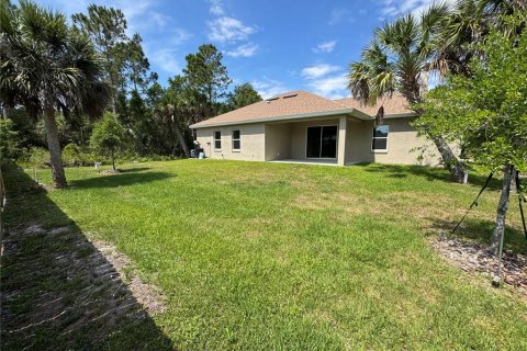 House in North Port, Florida 4 bedrooms, 172.71 sq.m. № 2200080 - photo 24