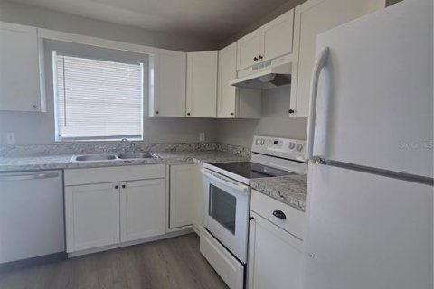 Apartamento en alquiler en Leesburg, Florida, 2 dormitorios, 69.77 m2 № 1916897 - foto 3