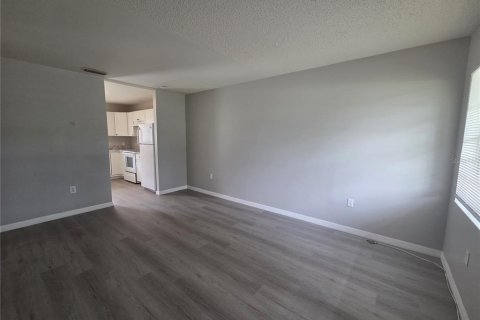Apartamento en alquiler en Leesburg, Florida, 2 dormitorios, 69.77 m2 № 1916897 - foto 11