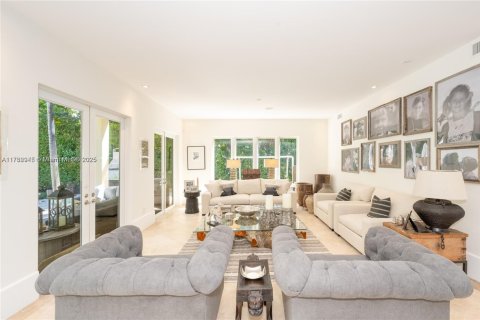 Casa en venta en Key Biscayne, Florida, 6 dormitorios, 541.25 m2 № 1699128 - foto 8