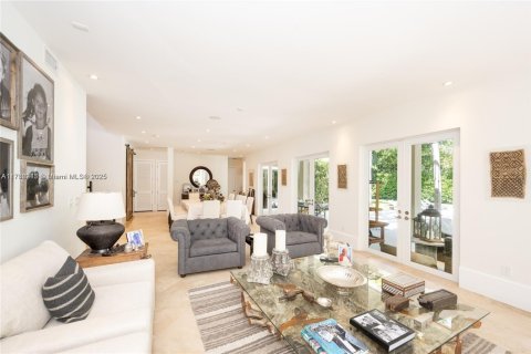 Casa en venta en Key Biscayne, Florida, 6 dormitorios, 541.25 m2 № 1699128 - foto 10