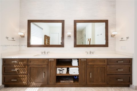 Casa en venta en Key Biscayne, Florida, 6 dormitorios, 541.25 m2 № 1699128 - foto 22