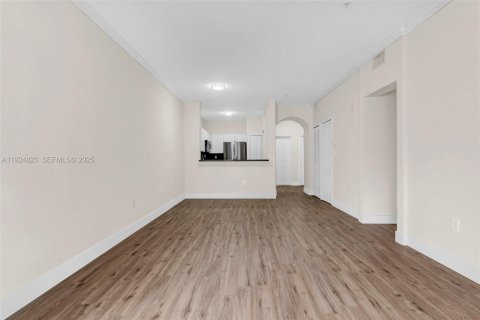 Villa ou maison à louer à Hialeah, Floride: 2 chambres, 104.98 m2 № 1983075 - photo 9