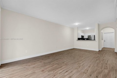 Villa ou maison à louer à Hialeah, Floride: 2 chambres, 104.98 m2 № 1983075 - photo 8