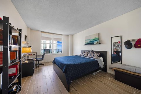 Condo in Hollywood, Florida, 2 bedrooms  № 1877716 - photo 15