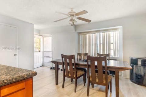 Touwnhouse à louer à Sunrise, Floride: 3 chambres, 157.93 m2 № 2000038 - photo 5