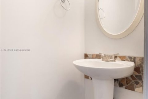 Touwnhouse à louer à Sunrise, Floride: 3 chambres, 157.93 m2 № 2000038 - photo 19