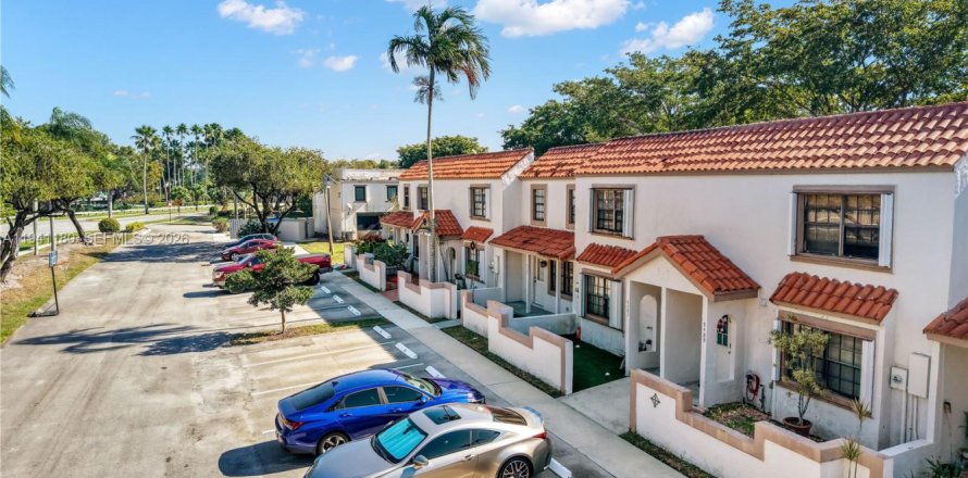 Touwnhouse à Sunrise, Floride 3 chambres, 157.93 m2 № 2000038