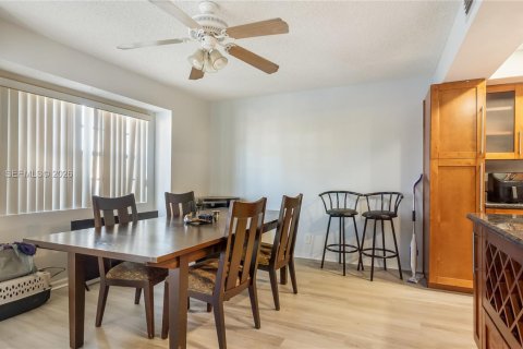 Touwnhouse à louer à Sunrise, Floride: 3 chambres, 157.93 m2 № 2000038 - photo 4