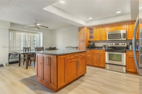 Touwnhouse à louer à Sunrise, Floride: 3 chambres, 157.93 m2 № 2000038 - photo 10