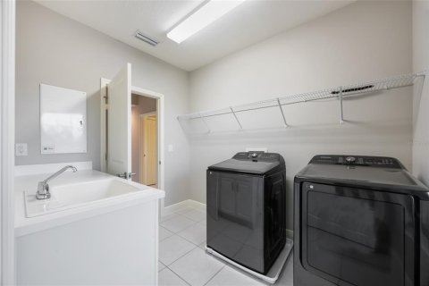 Villa ou maison à vendre à Brandon, Floride: 6 chambres, 397.71 m2 № 1875824 - photo 27