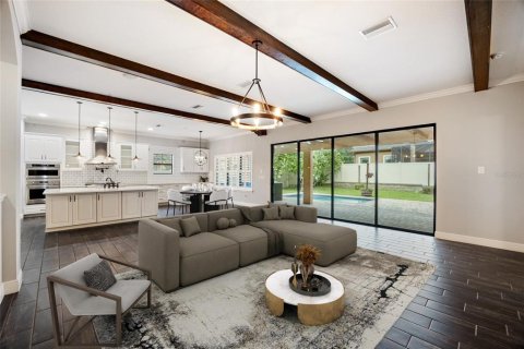 Villa ou maison à vendre à Brandon, Floride: 6 chambres, 397.71 m2 № 1875824 - photo 6