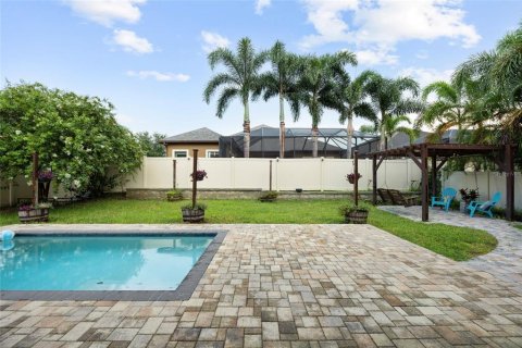 Villa ou maison à vendre à Brandon, Floride: 6 chambres, 397.71 m2 № 1875824 - photo 30